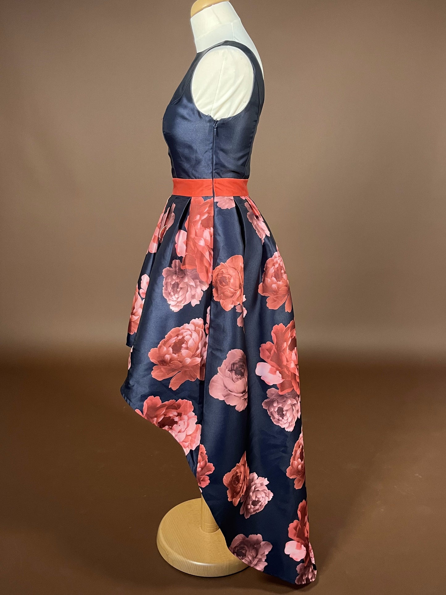 024 Marineblauwe Bloemenprint Cocktailjurk – Chi Chi London