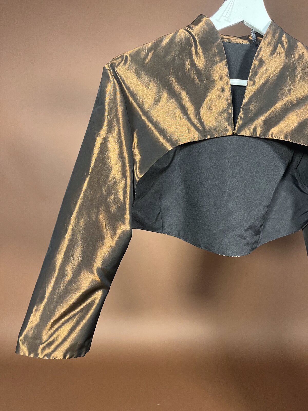 036 Bronzen Taffeta Galajurk met Bolero Jasje