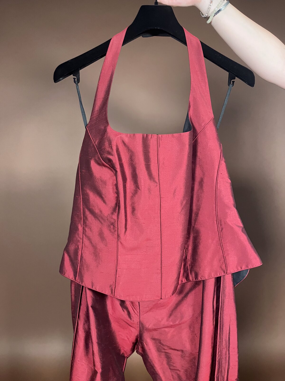 040 Wijnrode Glanzende Jumpsuit met Wijde Pijpen