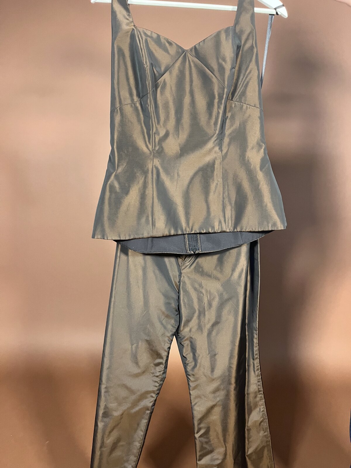 042 Metallic Bronzen Jumpsuit met Halter Top – CreationJolie