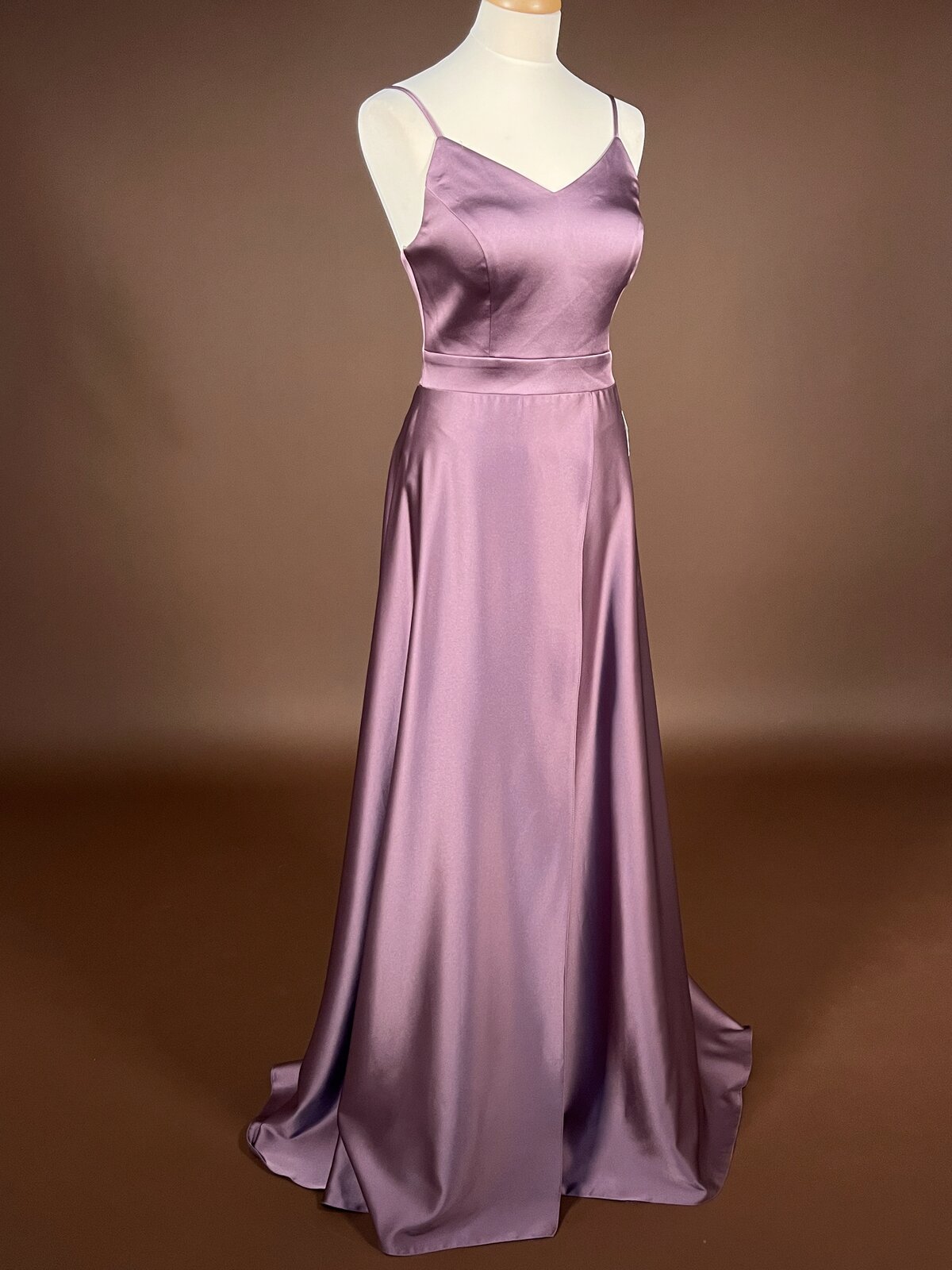 061 Mauve Satijnen Galajurk met Veterrug – Hvit Vera