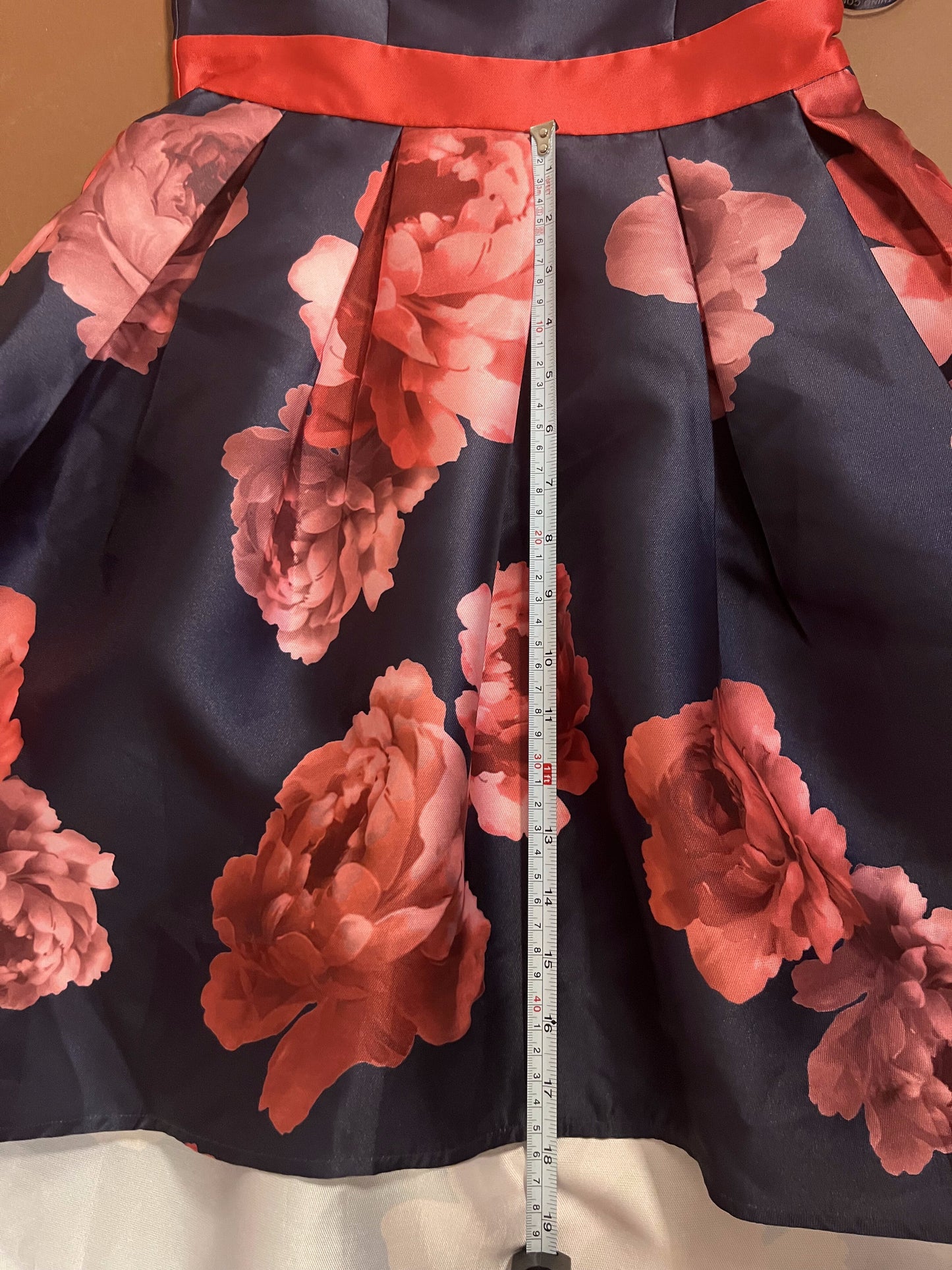 024 Marineblauwe Bloemenprint Cocktailjurk – Chi Chi London