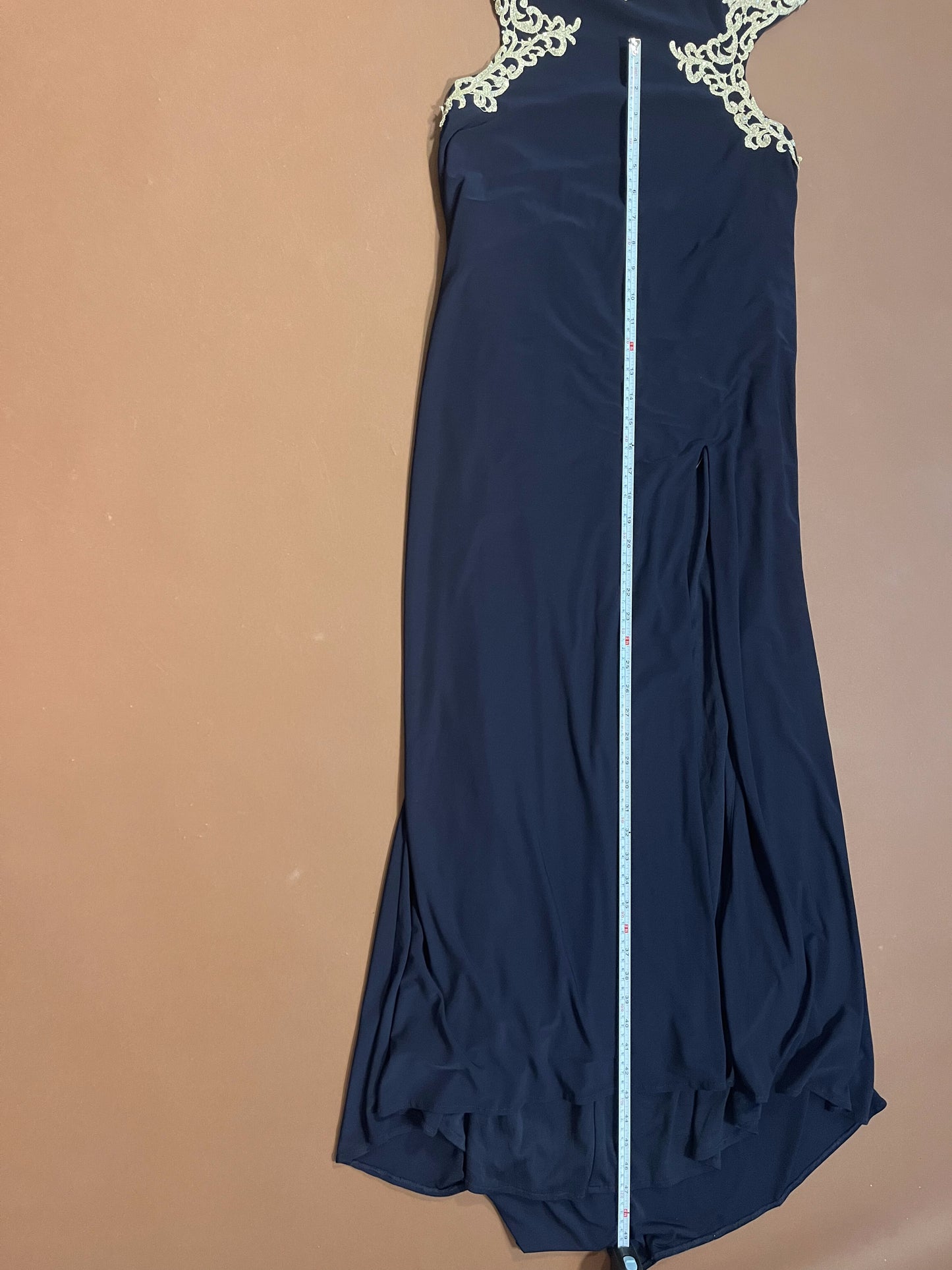 012 Marineblauwe Galajurk met Gouden Kant en Split – Jump Apparel
