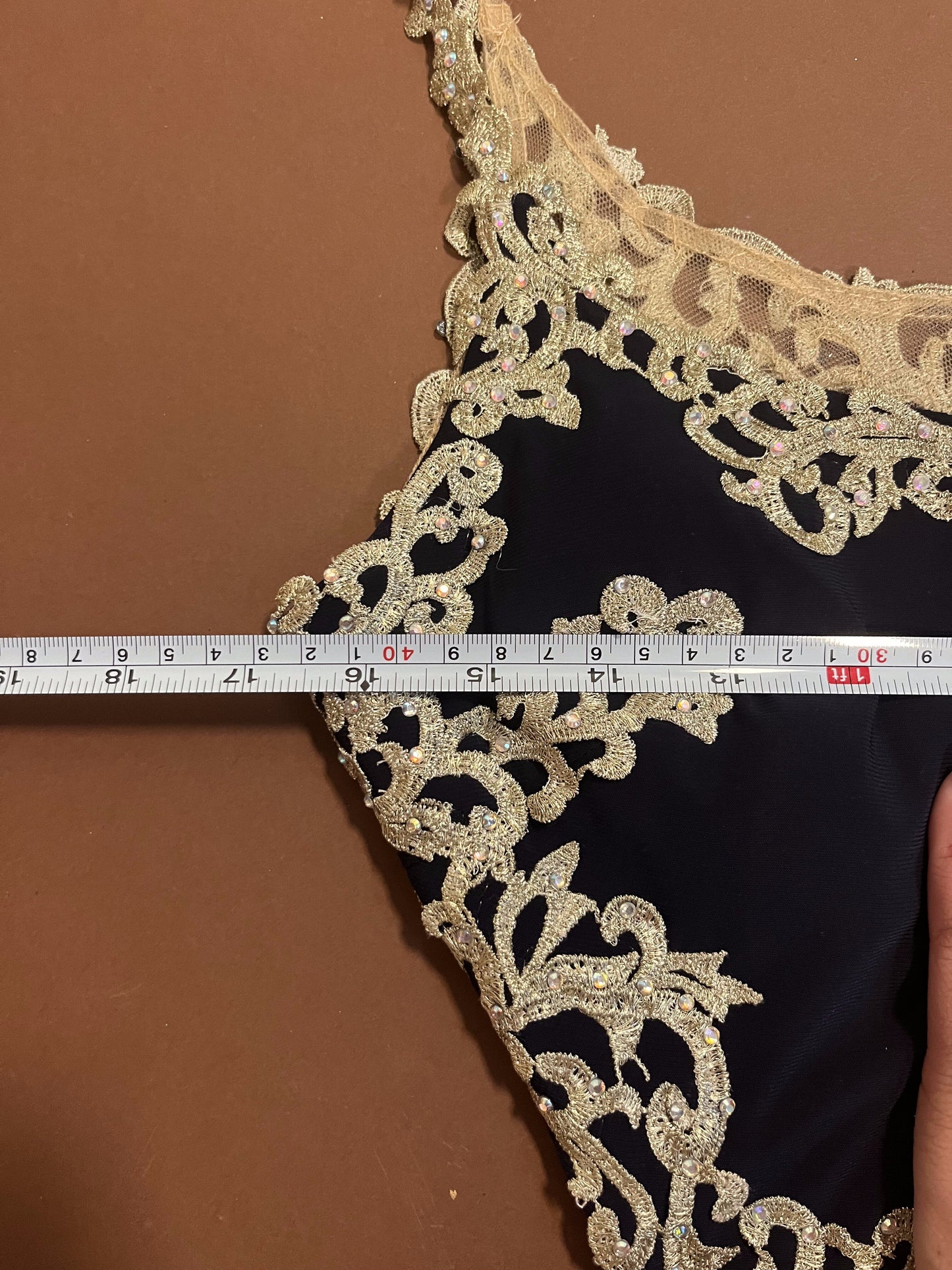 012 Marineblauwe Galajurk met Gouden Kant en Split – Jump Apparel