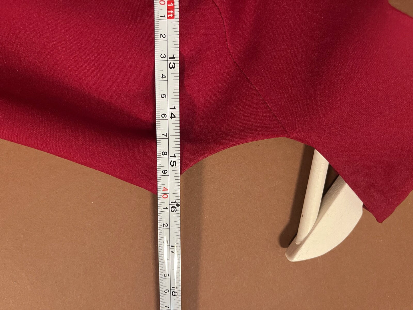 065 Framboosrode Jurk met Gegolfde Off-Shoulder Hals – Altanight
