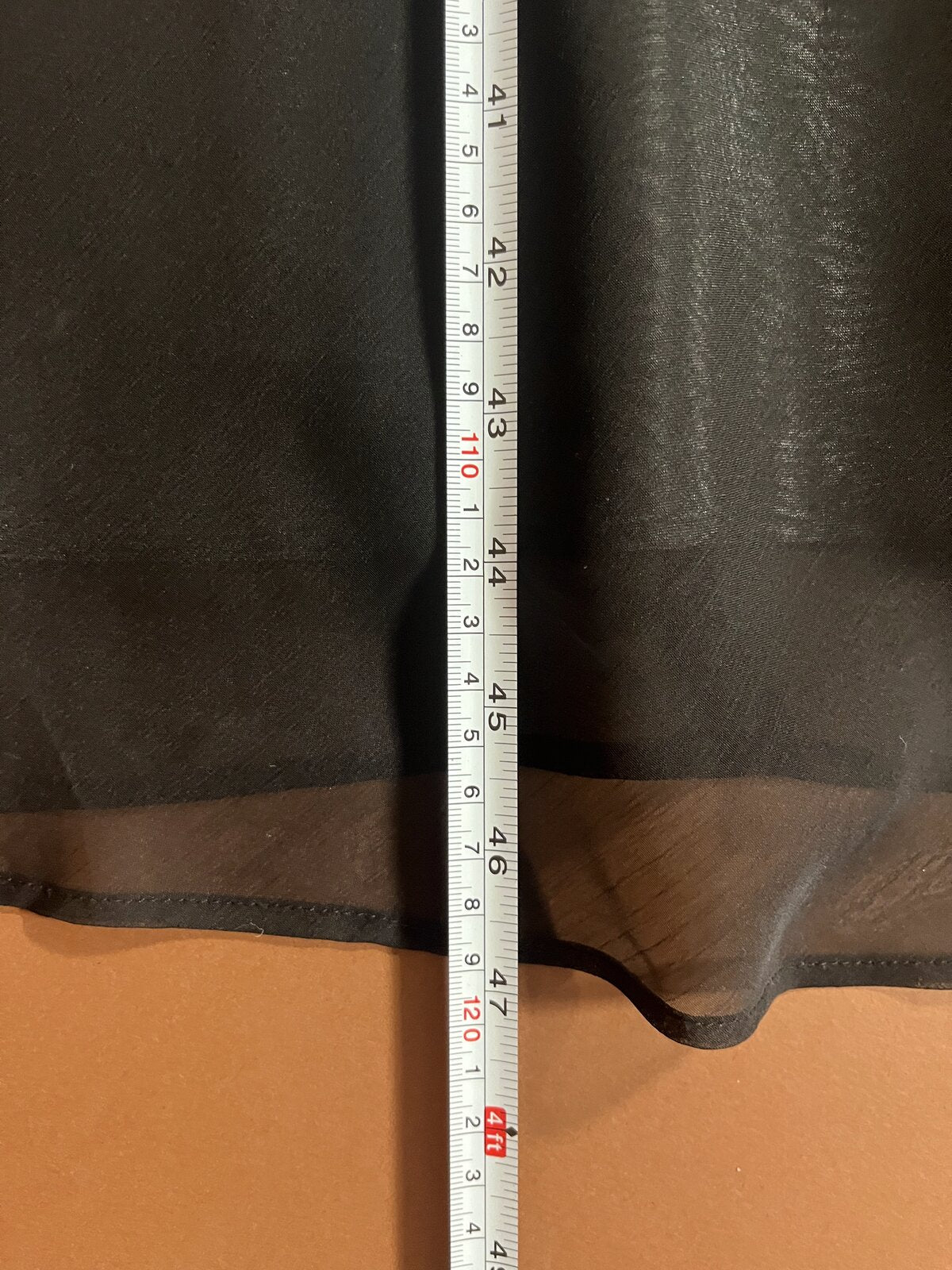 006 Zwarte Satijnen Avondjurk met Drapering – ONLY