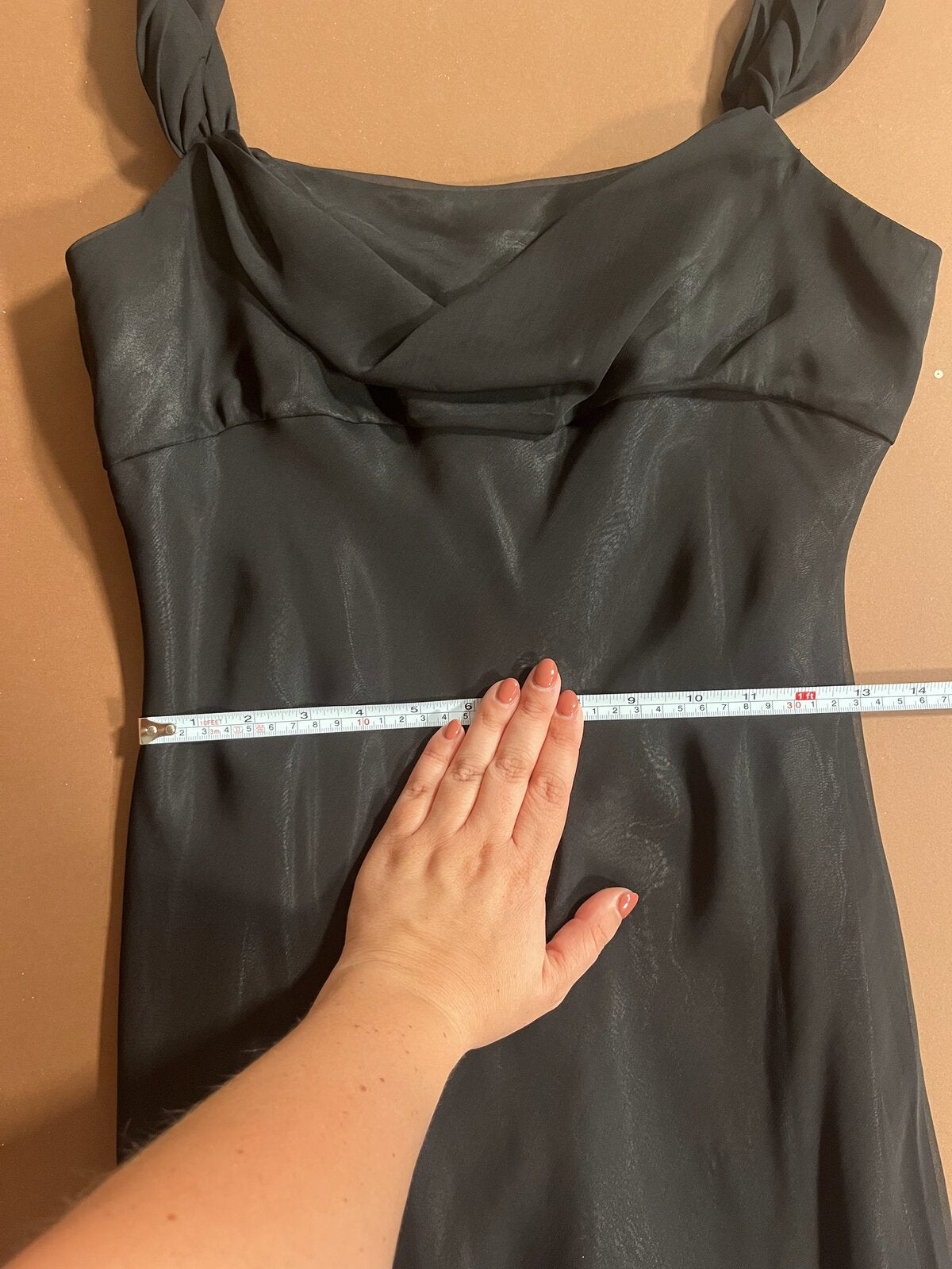 006 Zwarte Satijnen Avondjurk met Drapering – ONLY