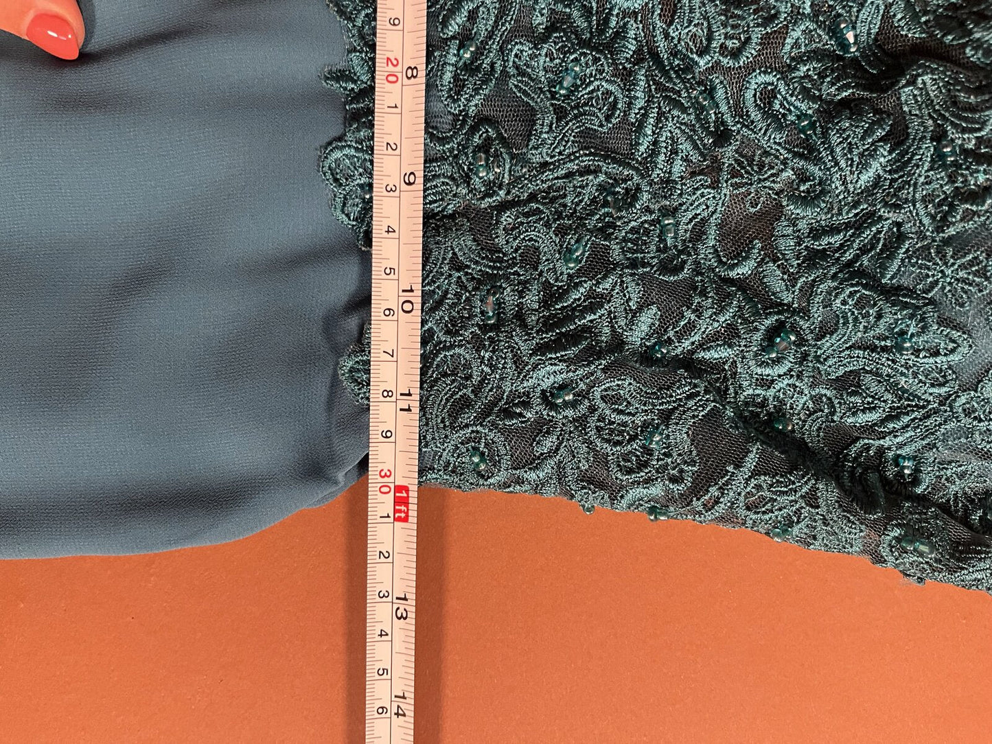 059 Petrolblauwe Jumpsuit met Kralen Kant – Belle Nuit
