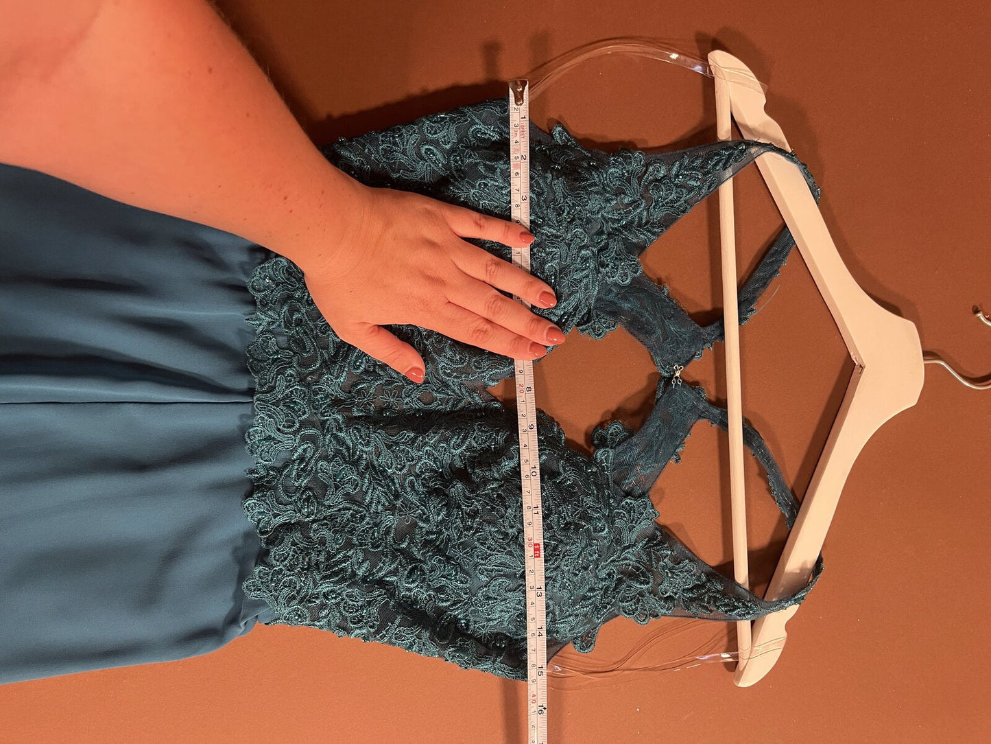 059 Petrolblauwe Jumpsuit met Kralen Kant – Belle Nuit