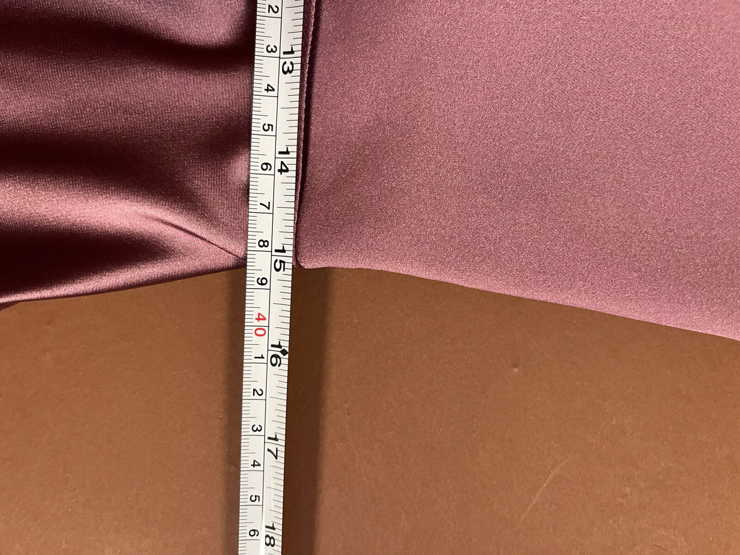 061 Mauve Satijnen Galajurk met Veterrug – Hvit Vera