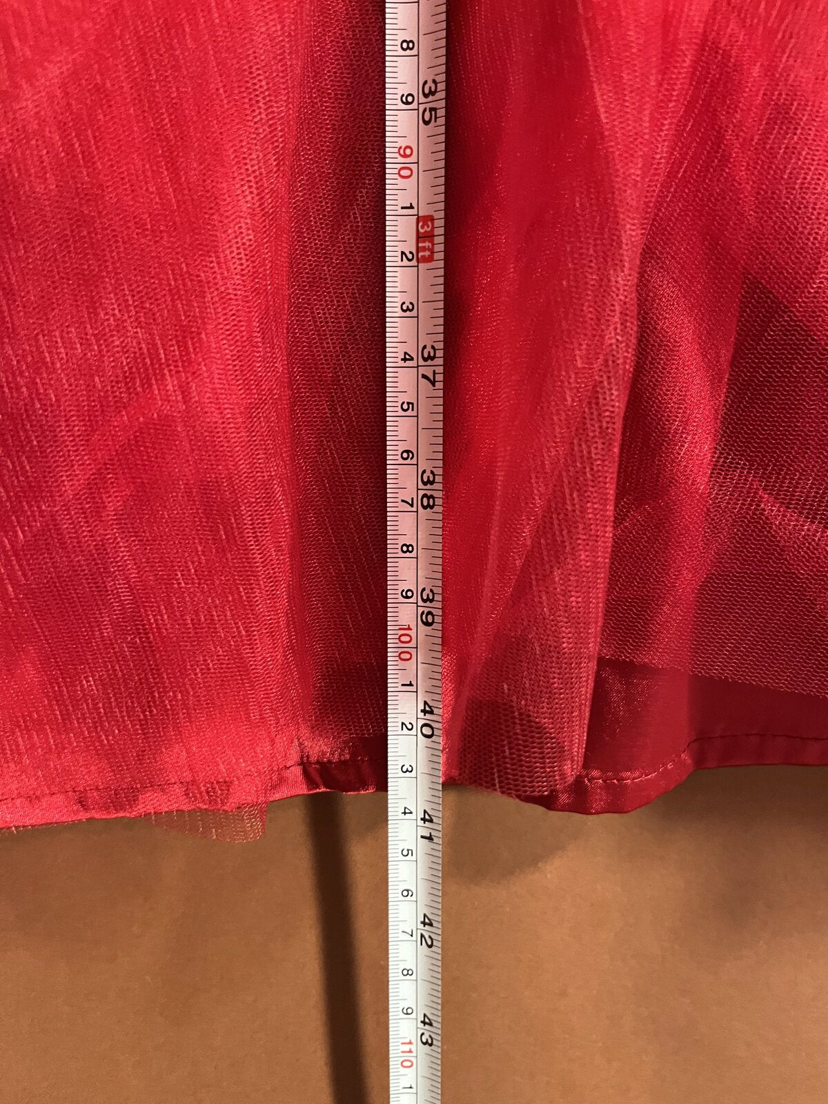 008 Bordeauxrode Balgown met Kant en Pailletten – Eva & Lola