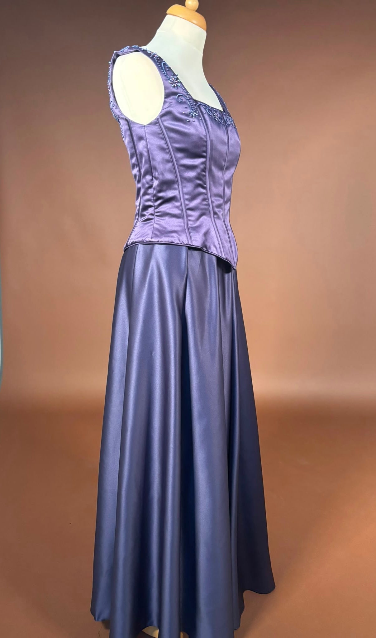 010 Paarse Gala-set met Korset Top en Satijnen Rok