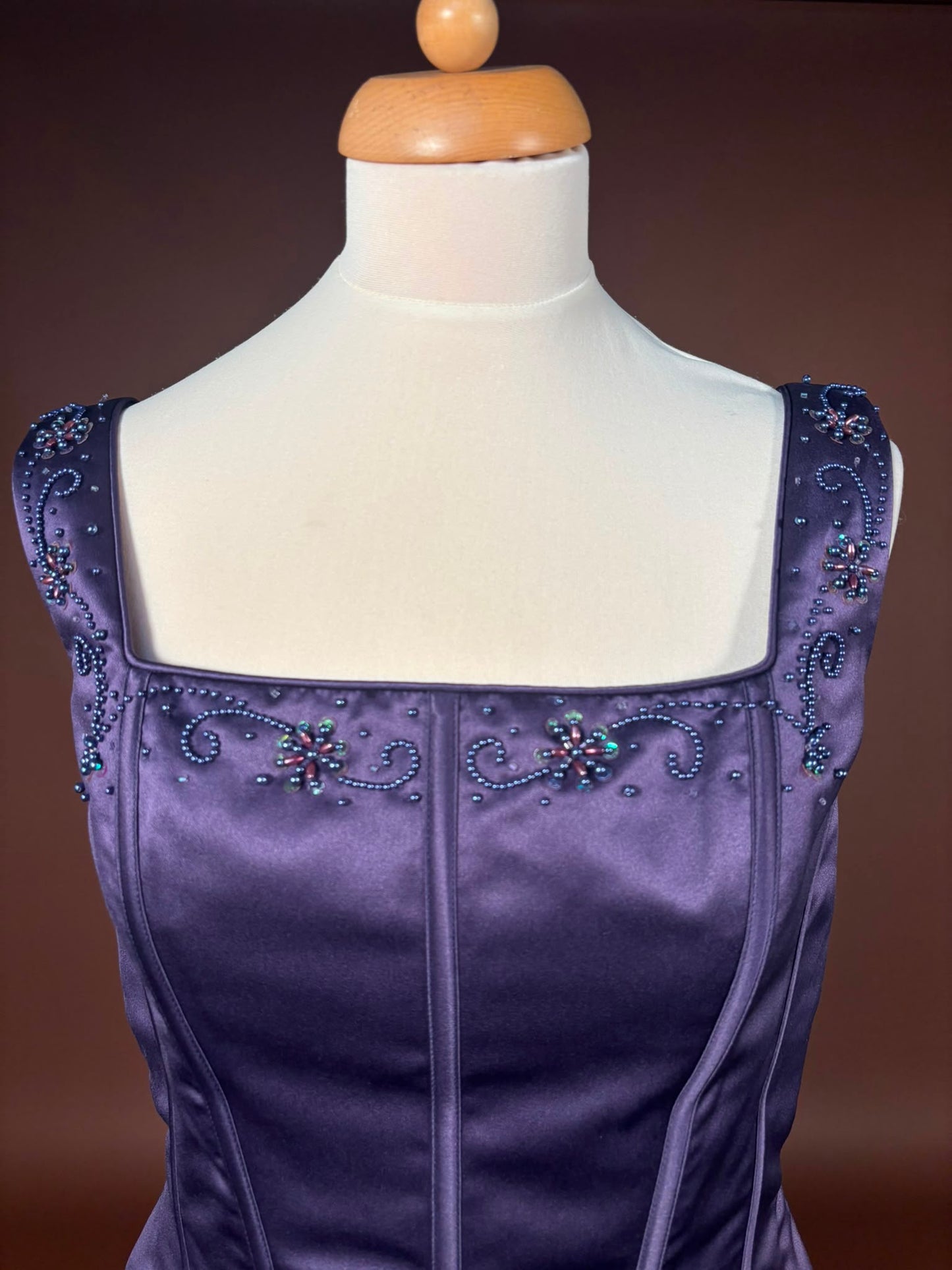 010 Paarse Gala-set met Korset Top en Satijnen Rok